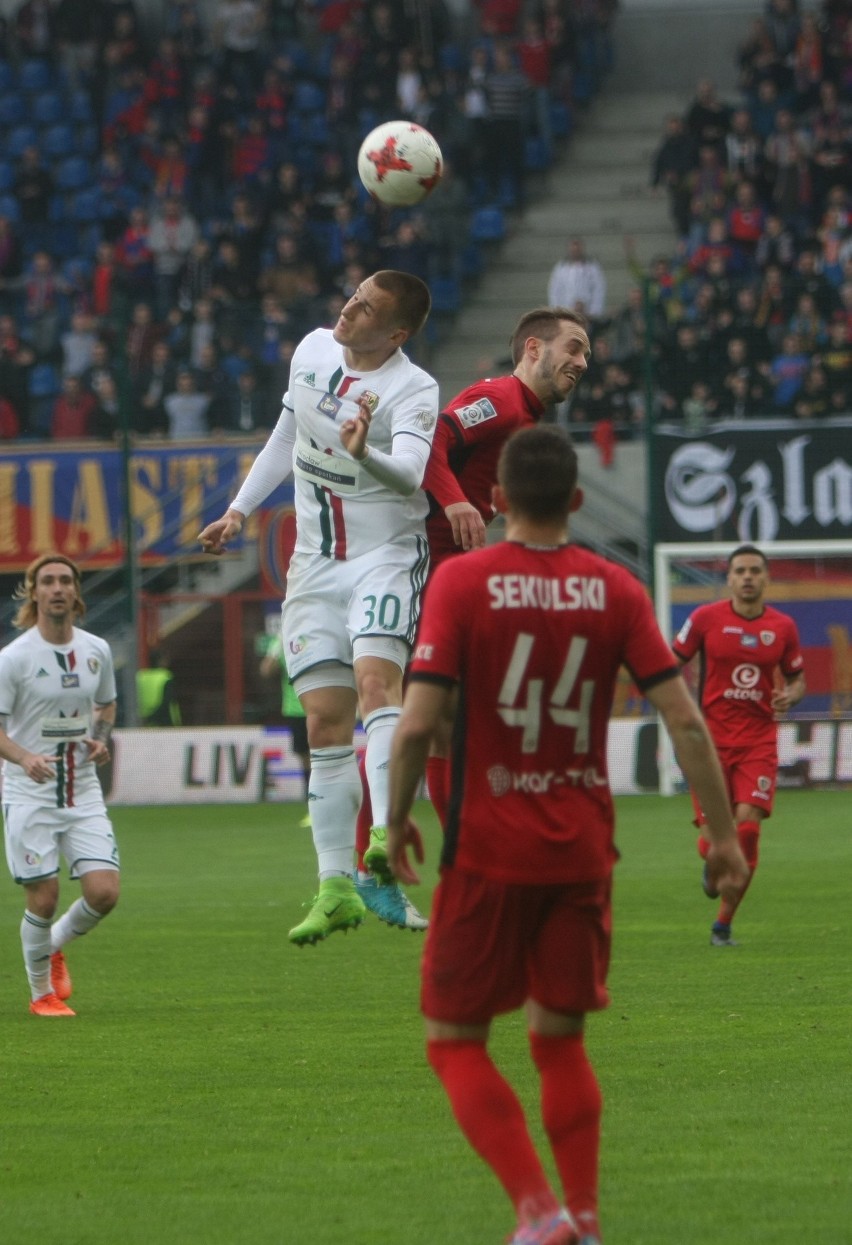 Piast Gliwice - Śląsk Wrocław 2:0. Kibice Śląska wyszli ze stadionu RELACJA + ZDJĘCIA + OPINIE