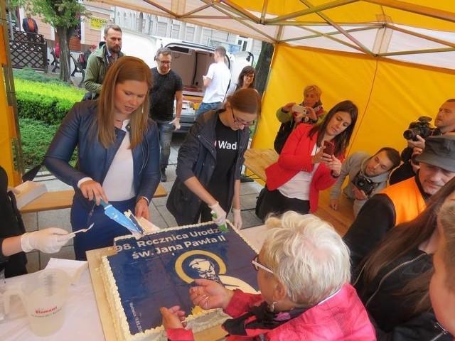 Tak, od trzech lat, w tym mieście świętuje się rocznicę urodzin Jana Pawła II