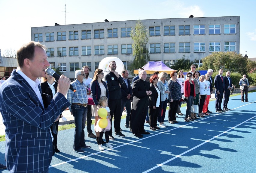 Otwarcie orlika lekkoatletycznego przy Szkole Podstawowej nr...