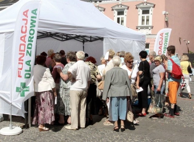 Największym zainteresowaniem radomian cieszą się darmowe akcje prozdrowotne. W piątek można było zmierzyć ciśnienie, poziom cukru i skonsultować się ze specjalistą na deptaku. 