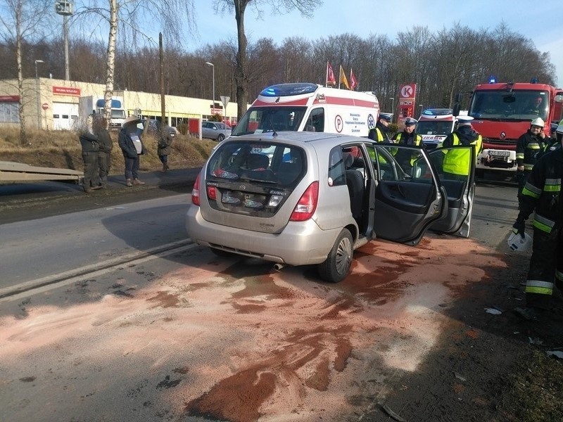 W czwartek około godziny 13 na krajowej "11" w miejscowości...