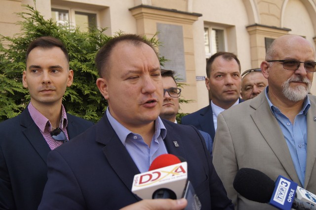 Poseł Paweł Grabowski, kandydat ruchu Kukiz'15 na prezydenta Opola, zaprezentował trzy punkty swojego programu dla miasta.