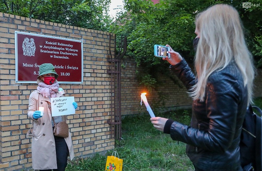 Protest przed kurią i kościołem w Szczecinie. "Nie ukrywajcie kościelnych przestępców"