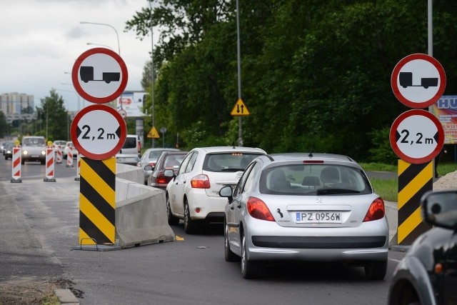 Estakada katowicka: Zakaz jazdy TIR-ów, a wojsko chciało wjechać z czołgiem