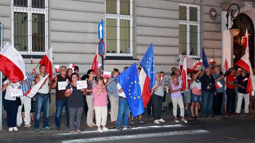 Przed sądeckim sądem manifestacja o trzecie veto [ZDJĘCIA, WIDEO]