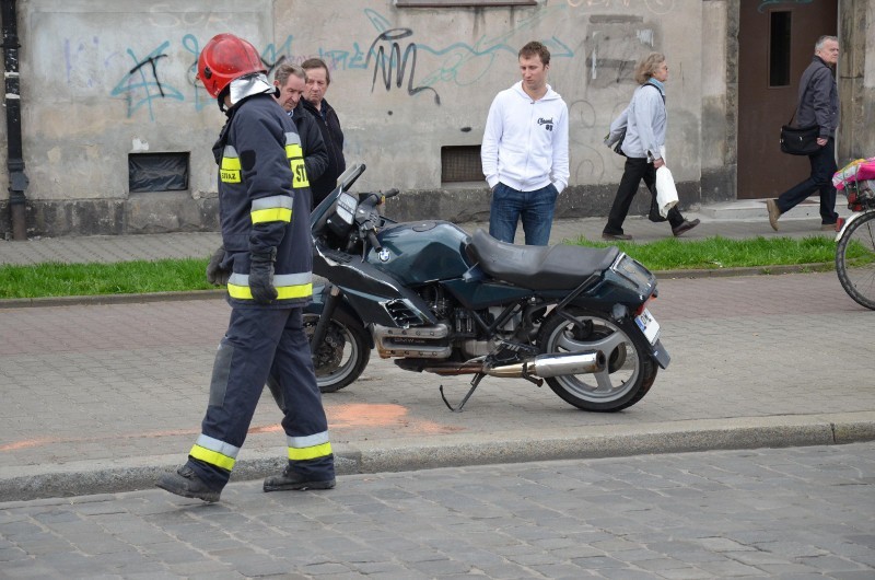 Wrocław: Wypadek na al. Hallera. Motocykl zderzył się z samochodem (FOTO)