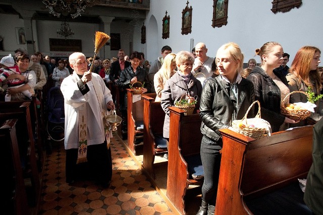 Święcenie pokarmów w kościele św. Jacka.