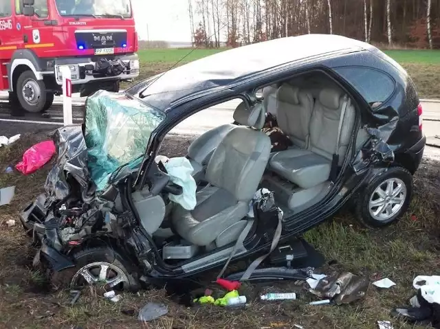 W sobotę po południu w Nowej Łubiance (gm. Szydłowo) na drodze krajowej nr 10 doszło do śmiertelnego wypadku.