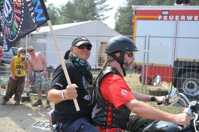 Jurek Owsiak poprowadził paradę motocykli.