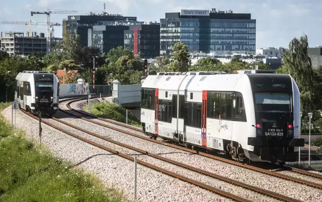 Pomorska Kolej Metropolitalna otrzymała dofinansowanie prawie 62 mln zł. Pieniądze od Unii Europejskiej będą przeznaczone na elektryfikację dwóch linii kolejowych i nowy przystanek "Gdańsk Firoga".