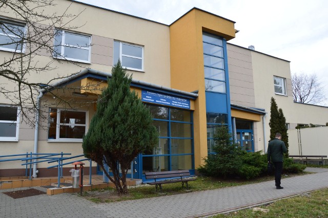 Główne wejście do Oddziału Psychiatrycznego szpitala w Stalowej Woli, jedynego o takiej specjalności w regionie
