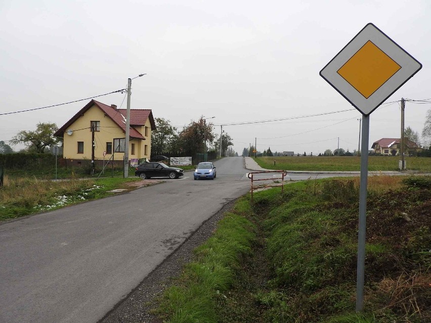 Na zdjęciach niebezpieczne miejsca na drogach Andrychowa....