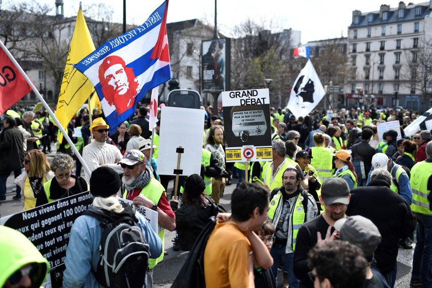 Protest żółtych kamizelek we Francji wciąż trwa 31.03 Demonstranci przemaszerowali ulicami Paryża i Lyonu