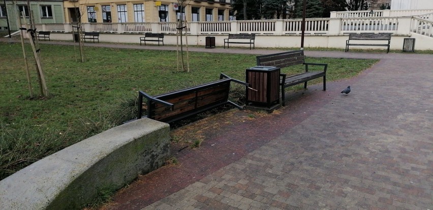 Mikołajkowe dewastacje w Rzeszowie. Wandale zniszczyli „Wodną Karczmę” na Żwirowni i park przy Dominikańskiej [ZDJĘCIA]