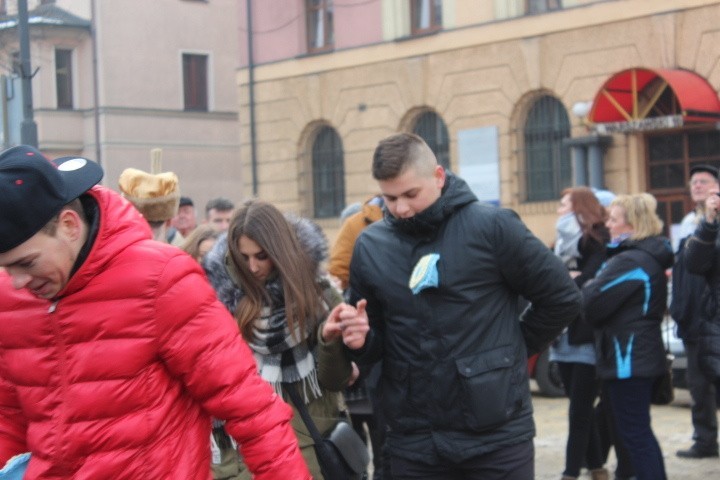 Pół tysiąca par zatańczyło poloneza w Zabrzu