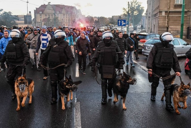 Kibice Wisły Płock przemaszerowali ulicami Poznania