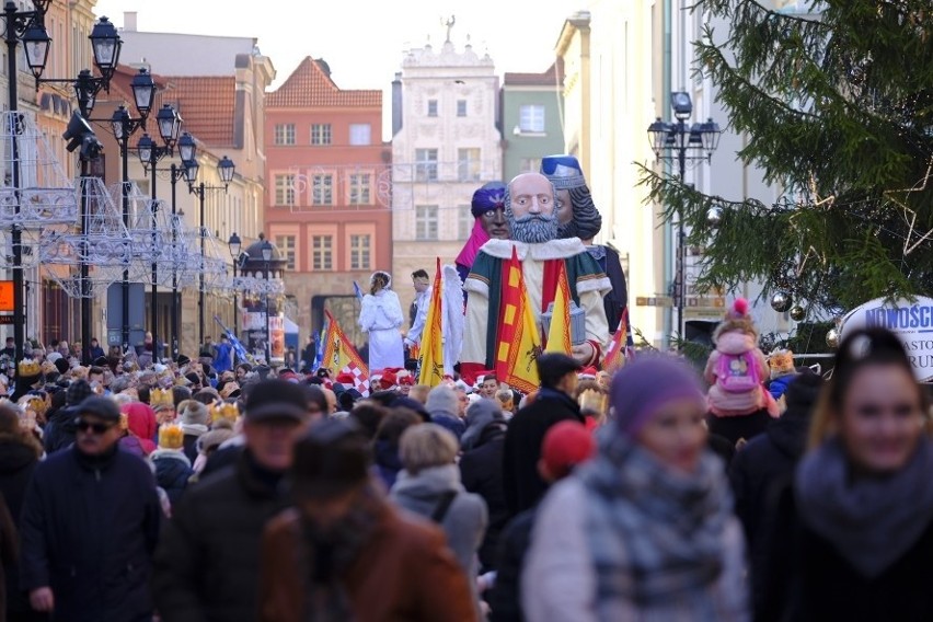 Ulicami Torunia przeszedł Orszak Trzech Króli. Zobaczcie...