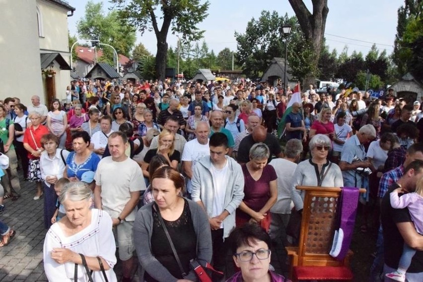 Co roku w pielgrzymce uczestniczy mnóstwo osób