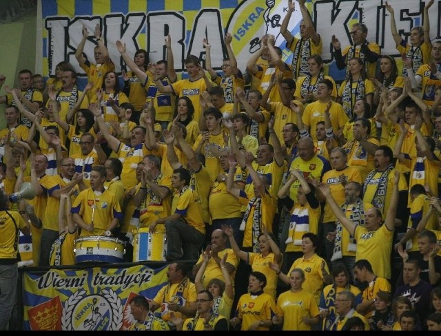 - Zróbcie w hali "żółte piekło&#8221; &#8211; apelują zawodnicy Vive Targi Kielce przed niedzielnym meczem 1/8 Ligi Mistrzów ze słoweńskim Cimosem Koper.
