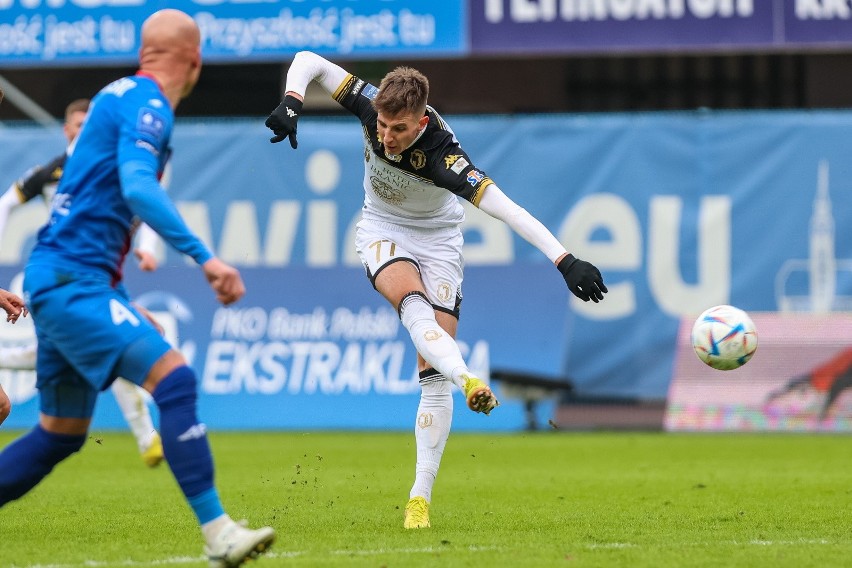 PKO Ekstraklasa. Piast Gliwice miał dużą przewagę, ale nie potrafił wygrać z Jagiellonią Białystok           