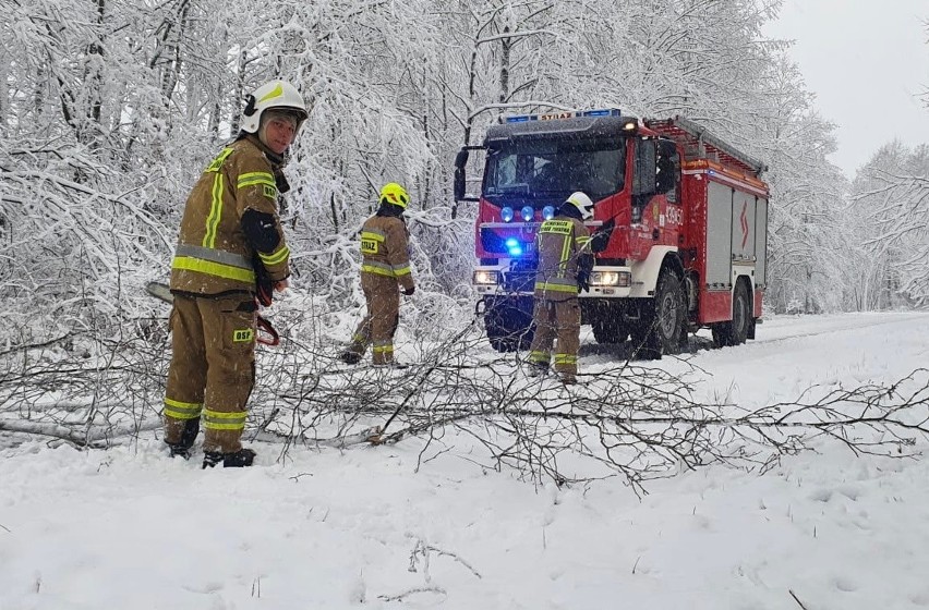 Cieklińsko, powiat konecki - strażacy w akcji. Więcej na...