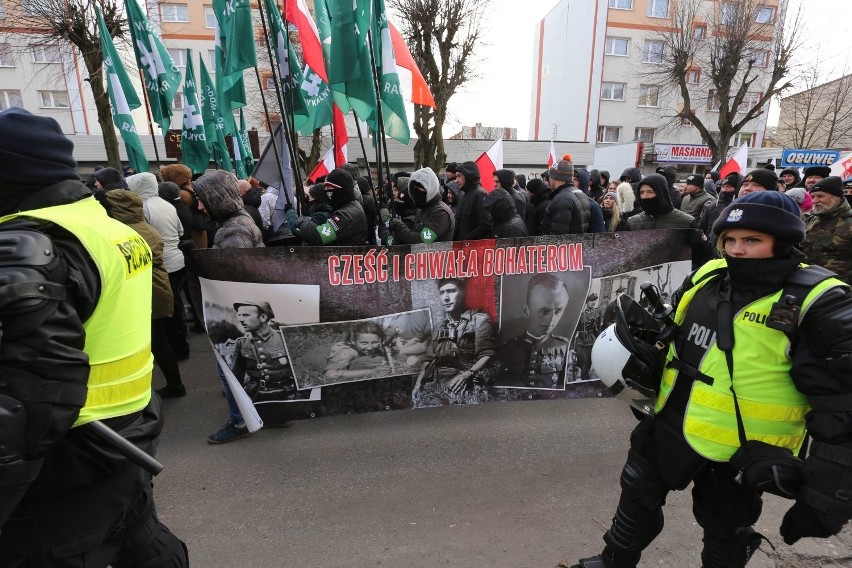 III Marsz Pamięci Żołnierzy Wyklętych w Hajnówce 2018. Policja użyła siły (zdjęcia, wideo)