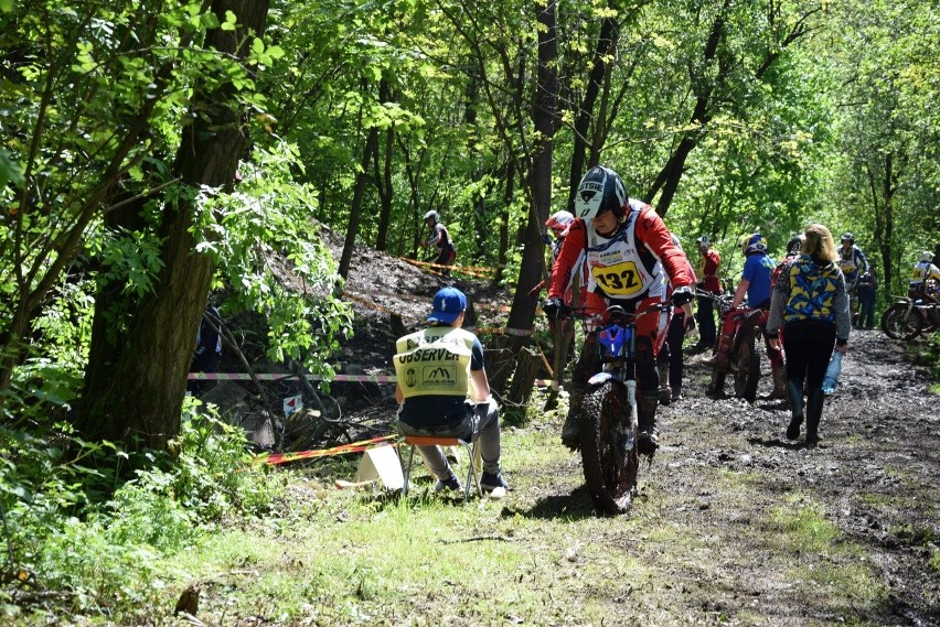 Trial w Miękini. Motocyklowe rajdy w starym kamieniołomie