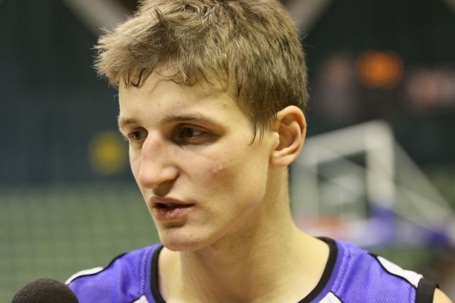 20-letni Adam Waczyński z PBG Basket zdobył w Stalowej Woli 13 punktów