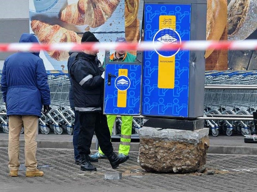 Bankomat zlokalizowany przy Szosie Gdańskiej (niedaleko...