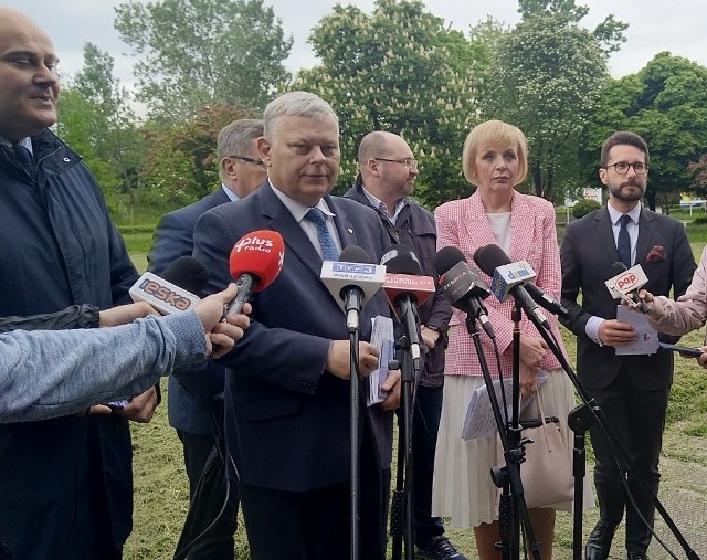Podczas sobotniej konferencji prasowej Parlamentarzyści Zjednoczonej Prawicy przedstawili w Radomiu założenia Polskiego Ładu. Głos zabrał miedzy innymi Marek Suski.