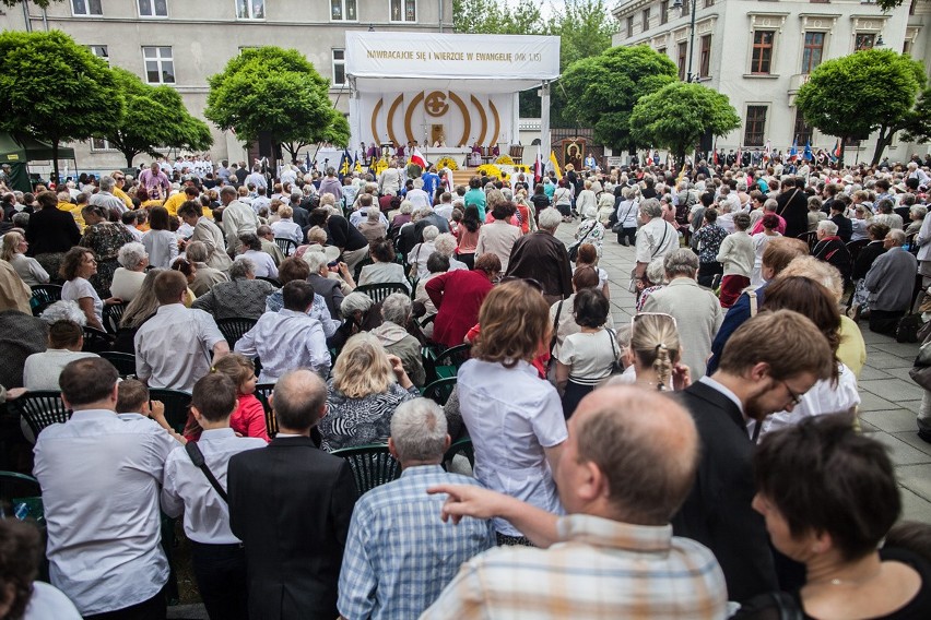 Święto Eucharystii i 25 lat Caritasu w Łodzi [ZDJĘCIA]