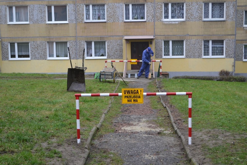 Rybnik: Haja na Wrębowej. Sąsiedzi zagrodzili chodniczek...