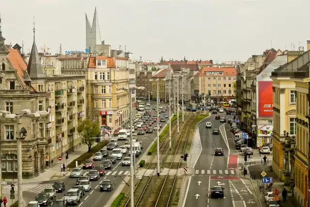 Od 2025 roku starsze samochody z silnikiem benzynowym i Diesla będą miały zakaz wjazdu do centrum Wrocławia