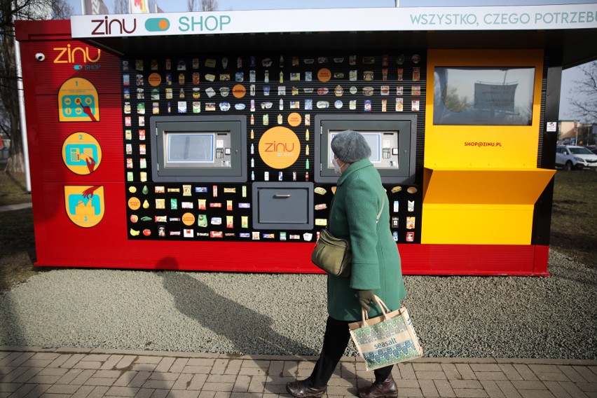 Automatyczny sklep przed M1 w Krakowie