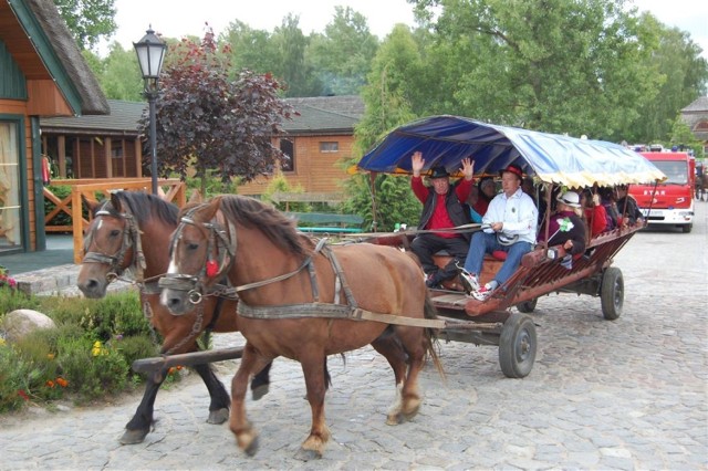 Wielka Parada Bryczek i Wozów 2014 w Szymbarku