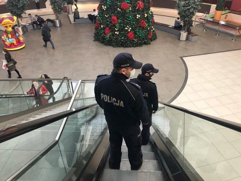 Kontrola policji w CH Jantar