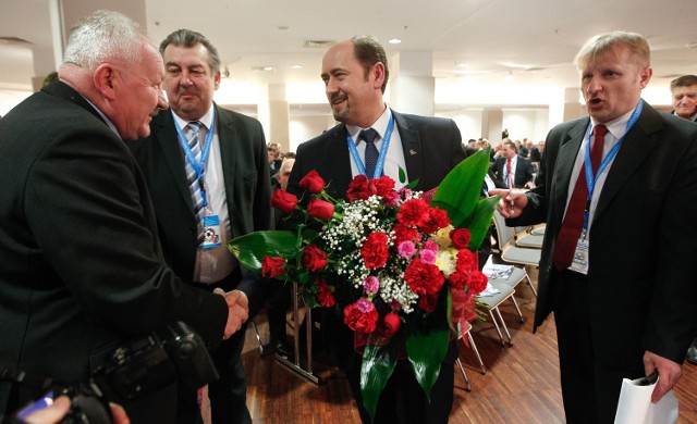 W Hotelu Rzeszów, gdzie odbyło się walne zebranie Podkarpackiego Związku Piłki Nożnej. Nowym prezesem został Mieczysław Golba. Senator Golba uzyskał aż 103 głosy. 23 delegatów wskazało na Grzegorza Romaniuka, 15 na Ryszarda Federkiewicza, 10 na Norberta Masztalerza.