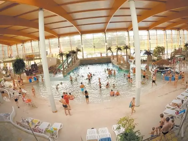 Aquapark we Wrocławiu odwiedza rocznie ponad milion osób. W ofercie jest centrum SPA, baseny rekreacyjne i sportowe, fitness, gastronomia, również sauny.