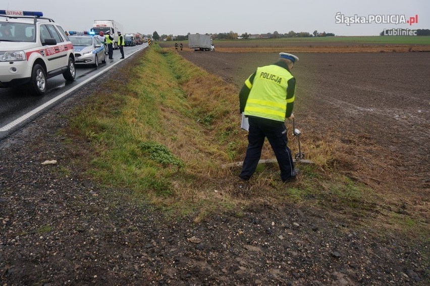 Wypadek w Glinicy. TiR uderzył w busa