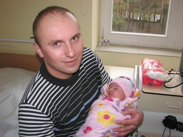 Córka Agnieszki i Józefa Sadowskich urodziła się w środę, 15 marca. Ważyła 4370 g i mierzyła 62 cm. W domu, w Kaczkowie Nowym na siostrę czeka jej brat Bartek (6 l.)