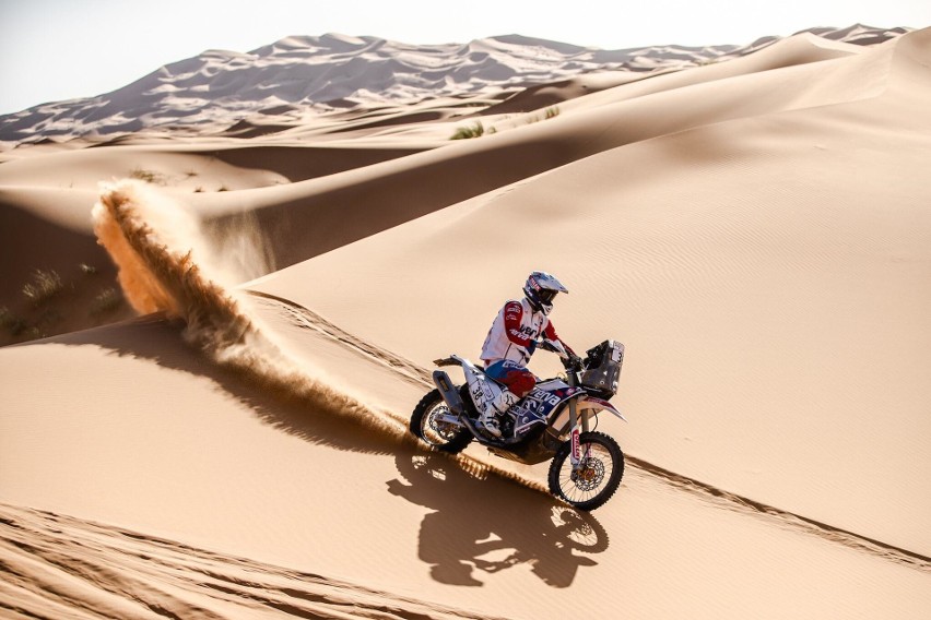 Maciej Giemza z Orlen Team leci do Dubaju, żeby potrenować na wydmach. Potem już Rajd Dakar [WIDEO, ZDJĘCIA]