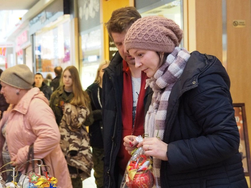 Galeria Atrium Biała. VIII Festiwal Bombki Choinkowej