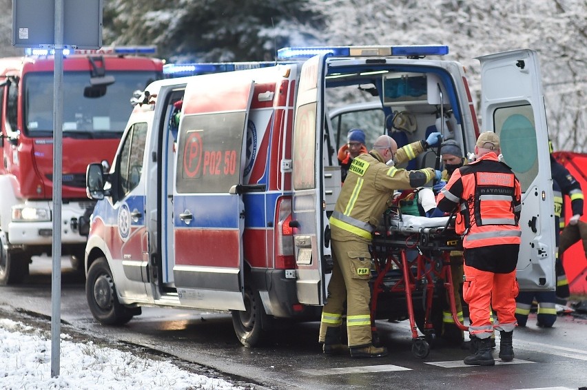 Kierowca volkswagena jechał od Leszna. Stracił panowanie nad...