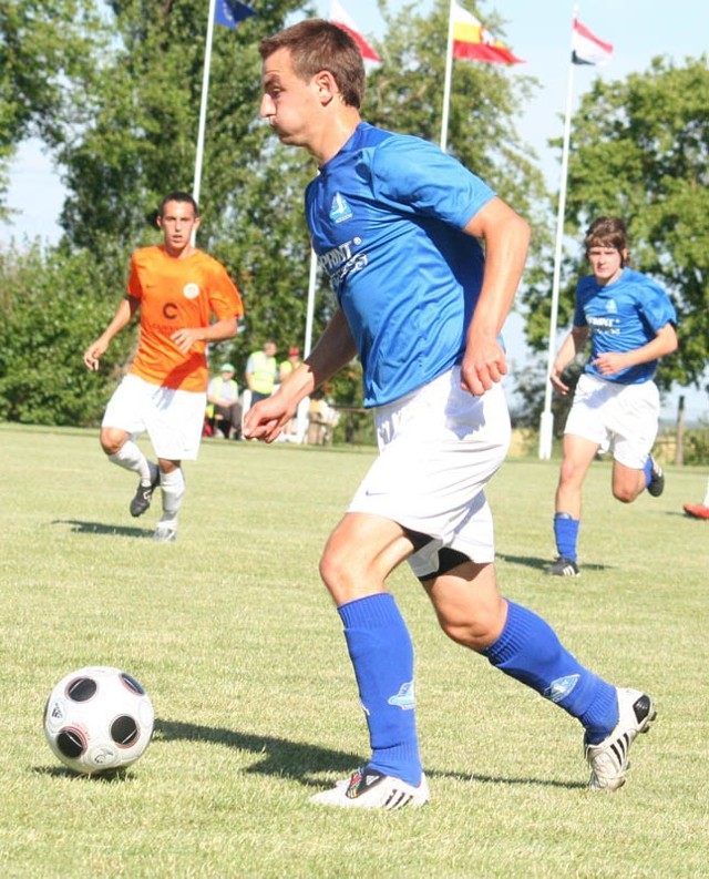 Młodych rzeszowian (na niebiesko) po trudnym meczu z Zagłębiem, czeka spotkanie z Lechem Poznań.