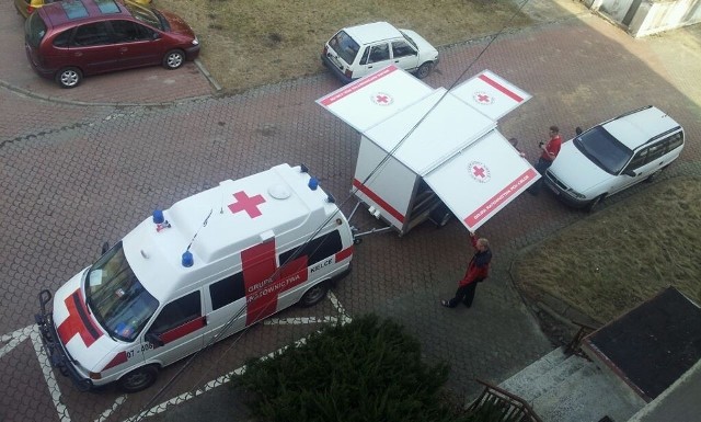 Nowoczesną przyczepę i namiot wchodzące w skład zestawu katastroficznego otrzymała kielecka Grupa Ratownictwa Polskiego Czerwonego Krzyża od Niemieckiego Czerwonego Krzyża.
