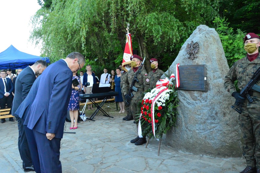 Obelisk poświęcony pamięci rodziny Szewczyków, która...