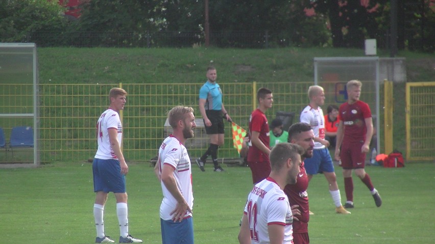 IV liga: Gryf Słupsk - Wikęd Luzino 4:2 (zdjęcia). Bytovia Bytów - Grom Nowy Staw 1:0