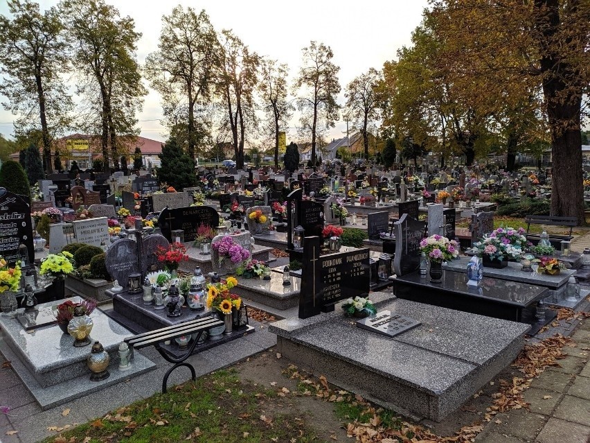 Kradzieże na cmentarzu parafialnym w Lublińcu. Policja szuka...
