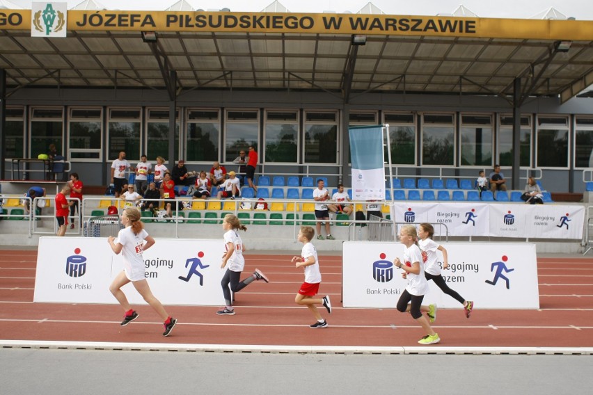 4. PKO Bieg Charytatywny w Warszawie. Pobiegli dla najmłodszych [ZDJĘCIA, WIDEO]