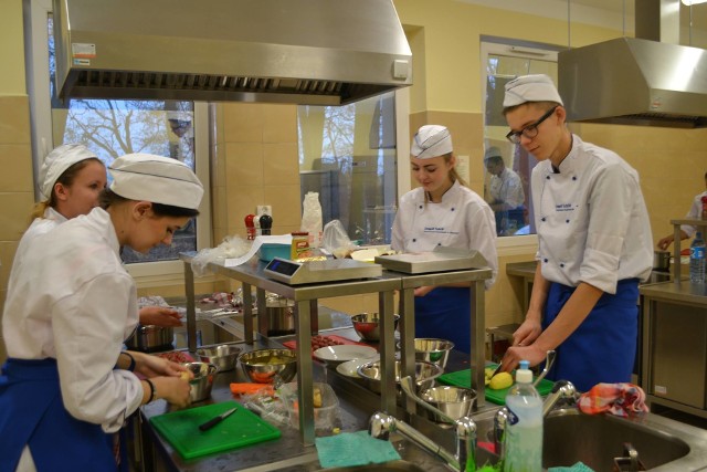 Kierunek: technik żywienia i usług gastronomicznych zostanie także w nowym centrum edukacji.